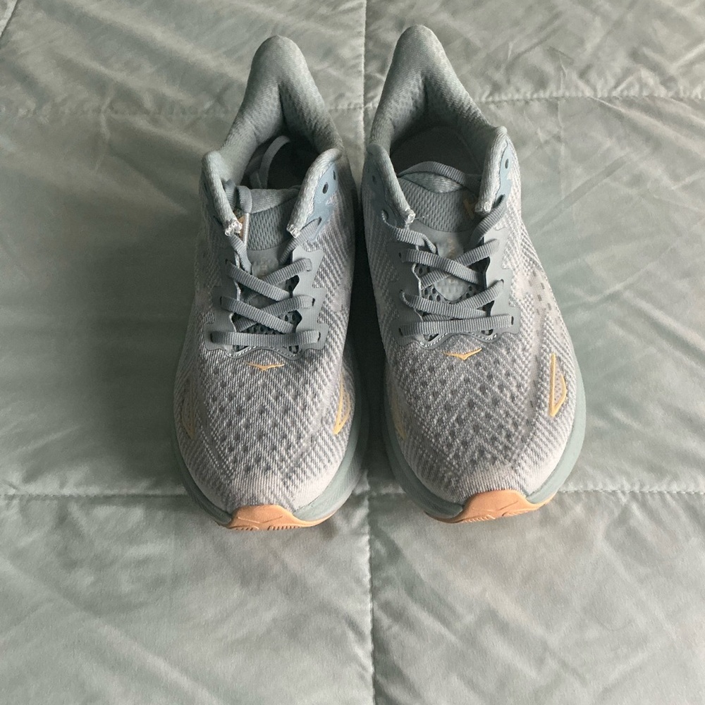 Hoka Clifton 9 ladies size 6.5 $70
